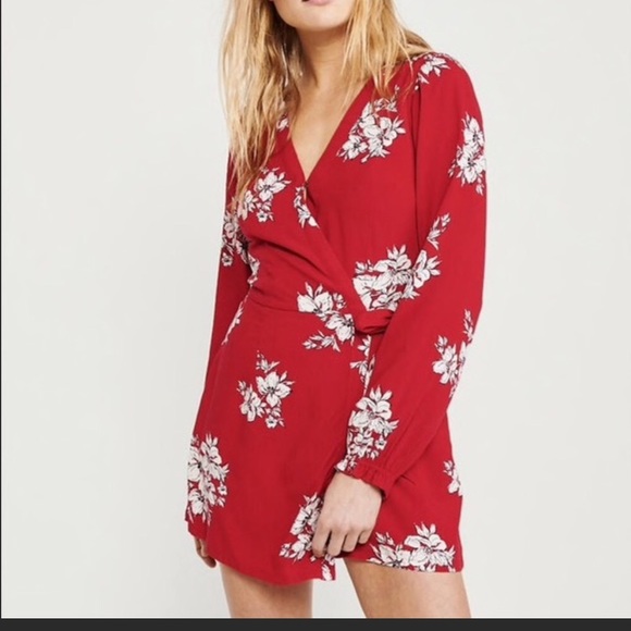 Abercrombie & Fitch Pants - NWT Abercrombie and Fitch floral red romper. Extra small